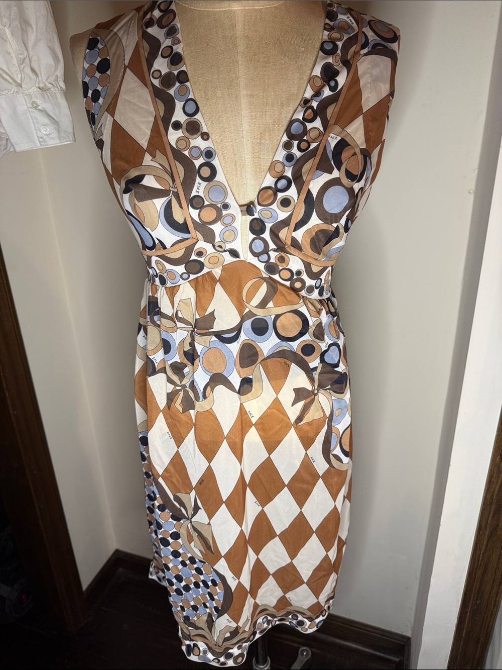 Sleeveless Geometric Print V-Neck Dress in Brown and White Emilio Pucci vintage